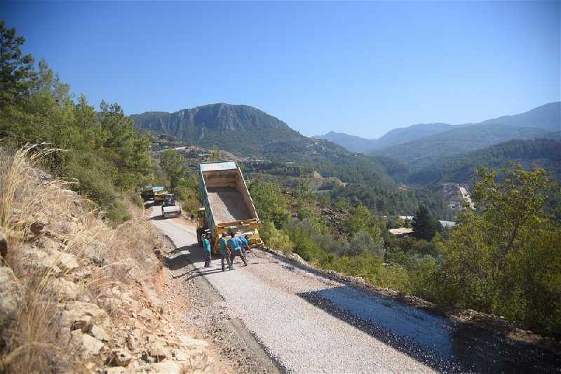 Asfalt çalışmaları devam ediyor !