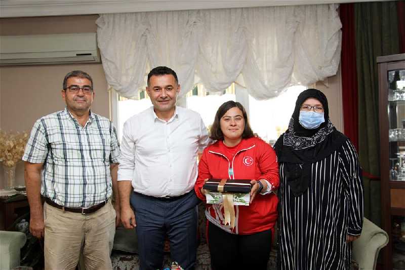 ŞAMPİYON'A ZİYARET !