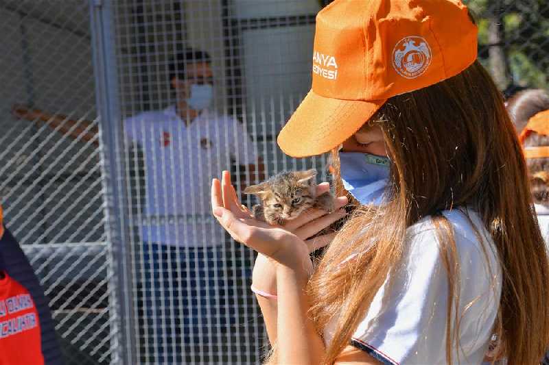 ALANYA BELEDİYESİ 4 EKİM DÜNYA HAYVANLARI KORUMA GÜNÜ’NDE ÖĞRENCİLERİ AĞIRLADI !