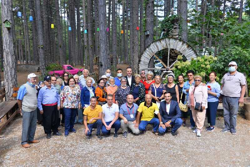 BAŞKAN YÜCEL'DEN 1 EKİM DÜNYA YAŞLILAR GÜNÜ İÇİN KUTLAMA !