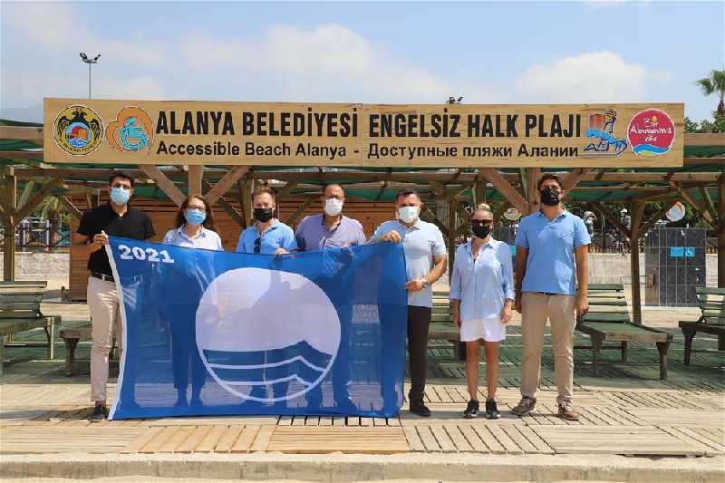 ALANYA BELEDİYESİ ENGELSİZ HALK PLAJI’NA MAVİ BAYRAK ÖDÜLÜ !