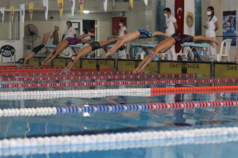 11-12 YAŞ İL İÇİ 3. VİZE YÜZME YARIŞLARI YAPILDI !