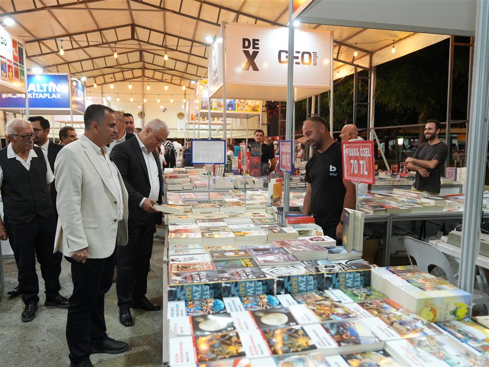 ALANYA KİTAP FUARI KAPILARINI AÇTI KİTAPSEVERLERİ AĞIRLAMAYA DEVAM EDİYOR